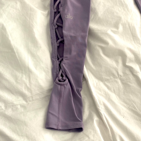 ALO Yoga Lilac Leggings, XS - Picture 4 of 5